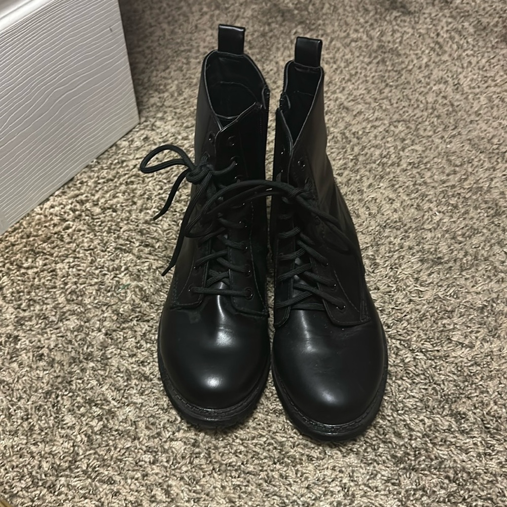 6.5 time and true combat style boots